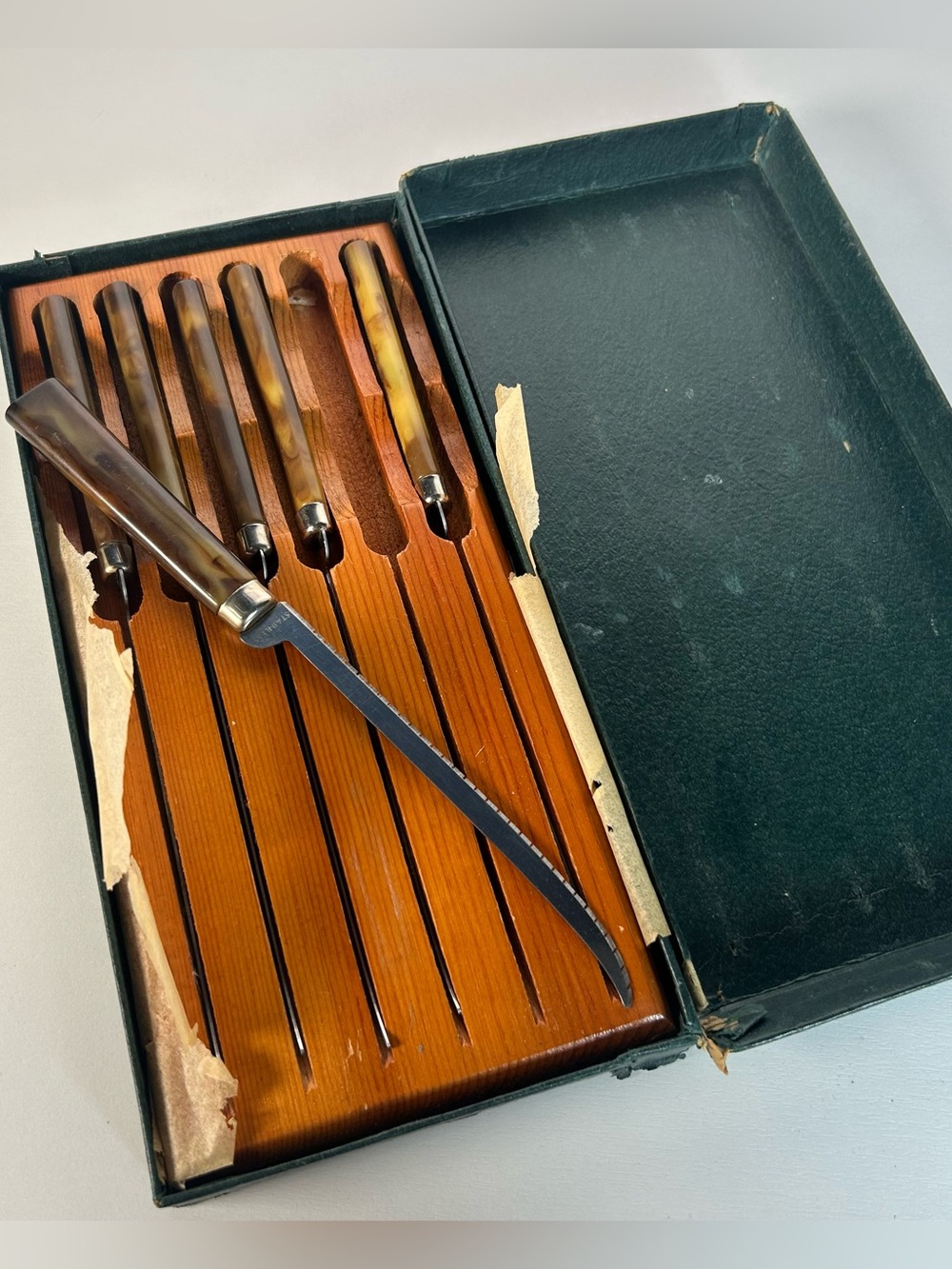 Bakelite Steak Knives Set of Six Regent Sheffield Butterscotch Handles Wood Case